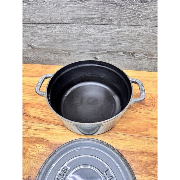 Vintage STAUB #24 Cast Iron Dutch Oven Cocotte Graphite Grey Made in France 4 Qt - Picture 5 of 11